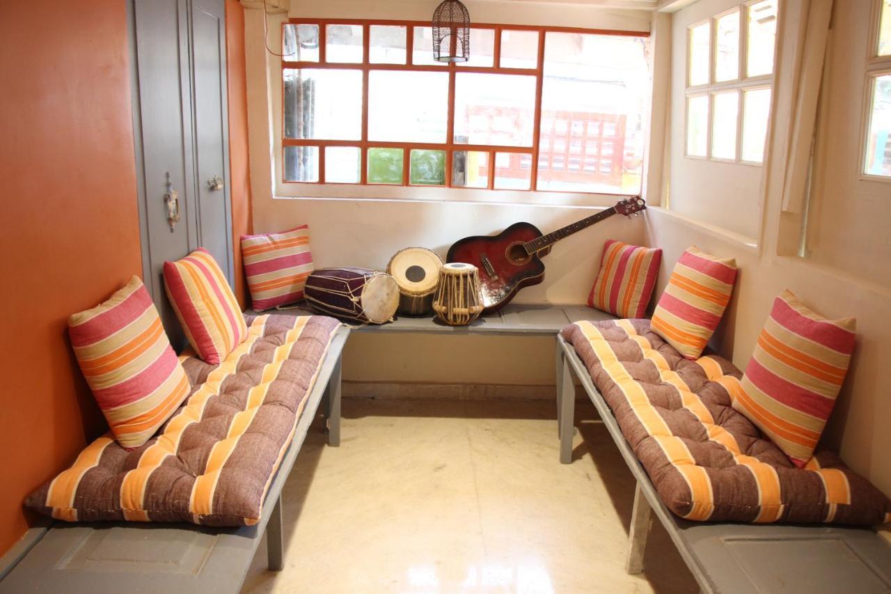 Hostel Namastey Mumbai Backpackers Exterior foto